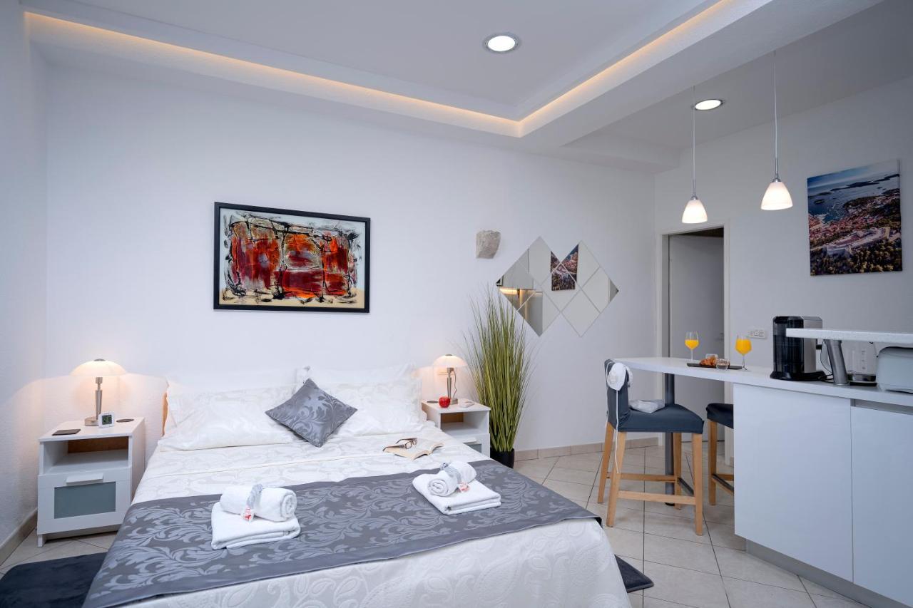 Luxor Hvar - Main Square Apartment *